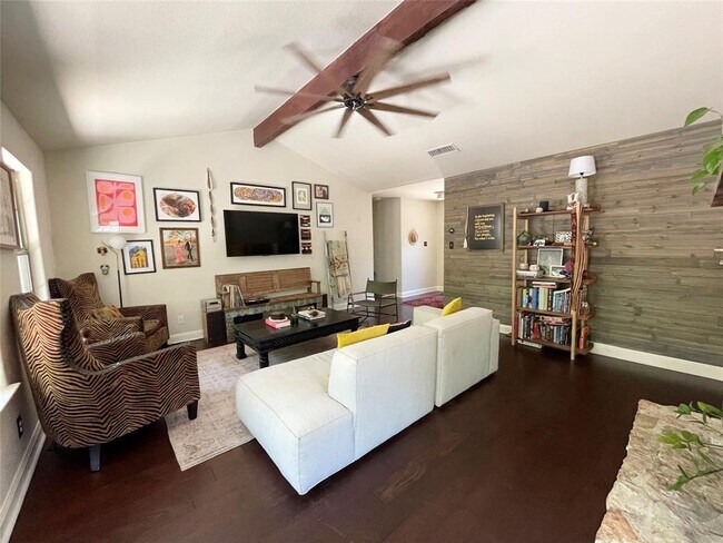 Building Photo - 7018 Crosswood Dr