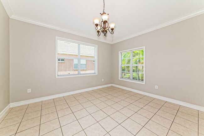 Foto del edificio - 6340 Rookery Cir