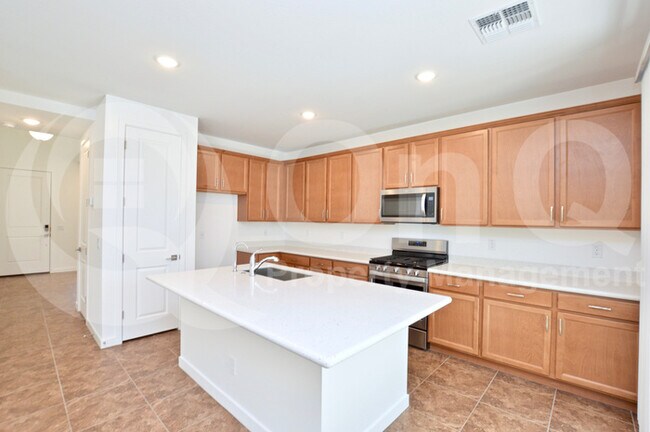 Building Photo - Brand New Home in Gated Chandler Community