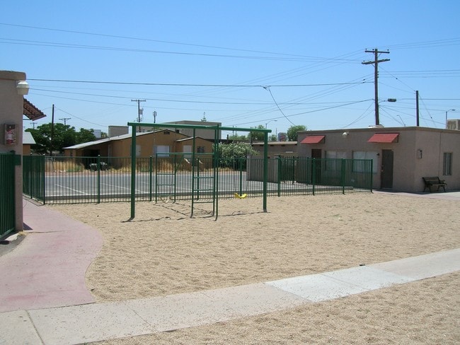 Building Photo - The Melvin Street Apartments