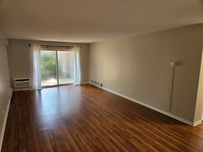 Building Photo - 1815 White Chapel Dr