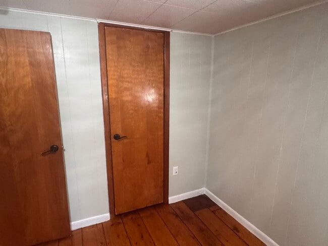 Building Photo - 203 Bedell Ave