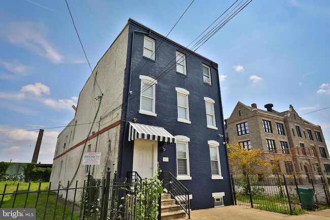 Building Photo - 3717 Frankford Ave