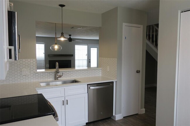 Building Photo - 17345 Saturn Ln