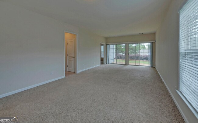 Foto del edificio - 6218 Azalea Way