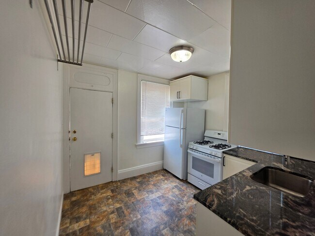 Foto del edificio - 724 Downington Ave S