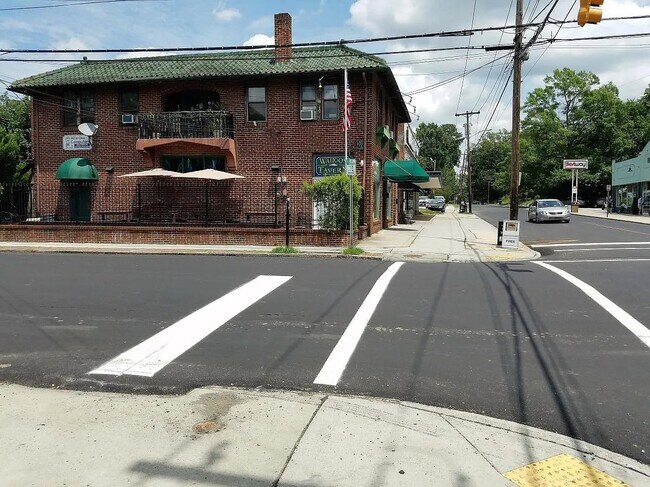 Foto del edificio - 2216 Walker Ave