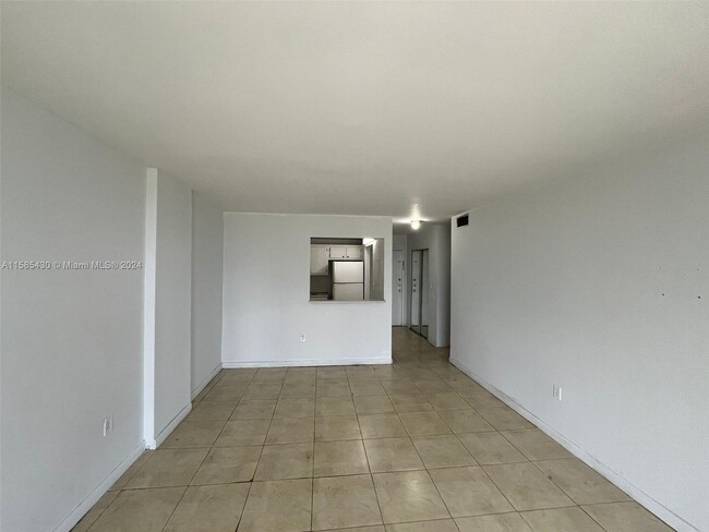 Building Photo - 16851 NE 23rd Ave