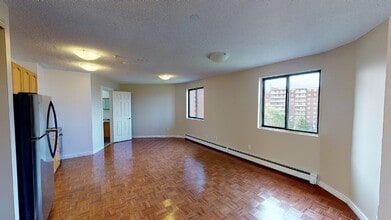 Interior Photo - 614 Lake