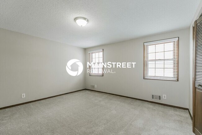 Foto del edificio - 3 Bedroom Pet-Friendly Home in Kansas City, MO with Main Street Renewal