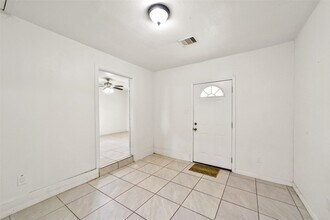 Building Photo - 214 Schilling Ave