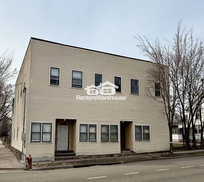 Building Photo - 935 Sims Ave