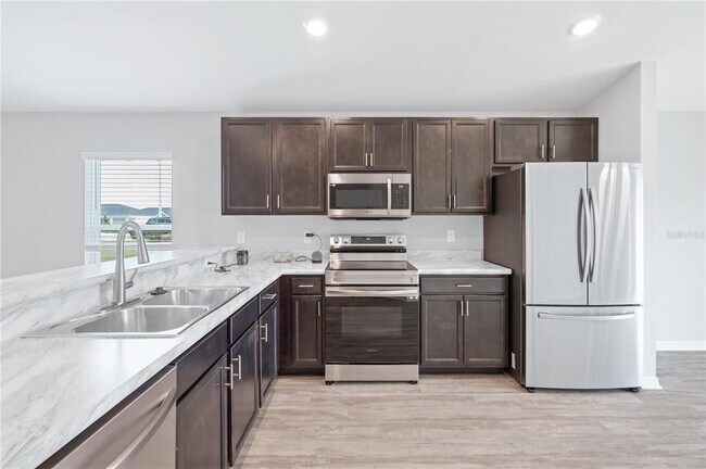 Foto del edificio - 961 Inverness Way