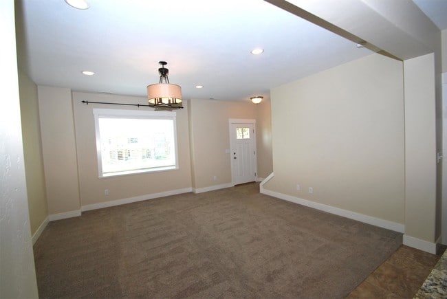 Building Photo - 458 E 2170 N