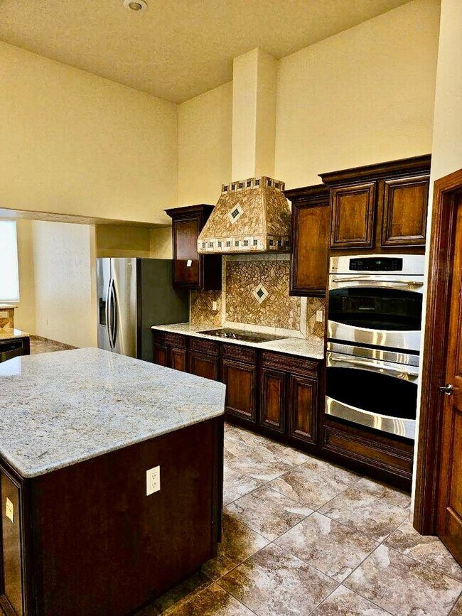 Building Photo - 2184 Sedona Hills Pkwy - Luxurious Custom ...