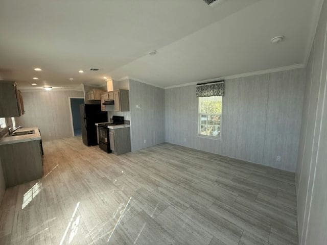 Building Photo - 161 Colton St