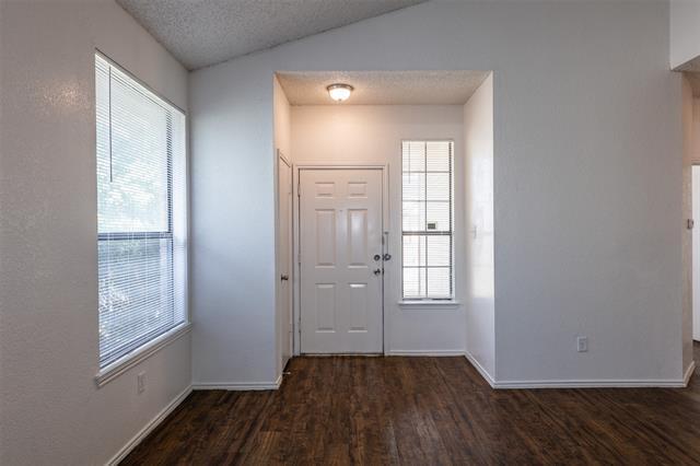 Foto del edificio - 10328 Woodleaf Dr