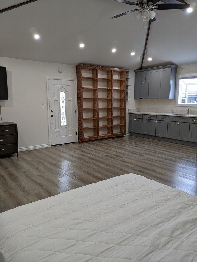 Foto del edificio - 24209 Stanhurst Ave