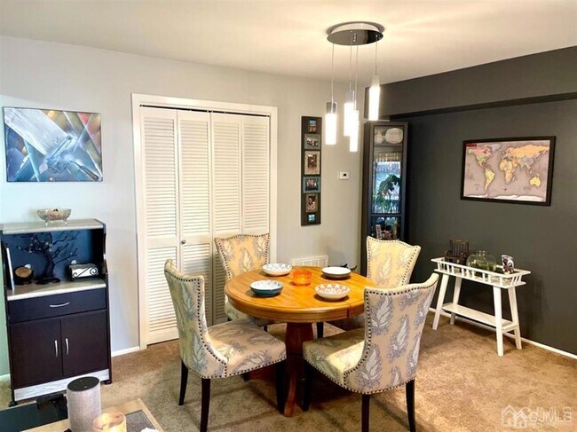 Foto del edificio - 165 Essex Ave