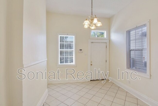 Building Photo - 8409 Cohn St