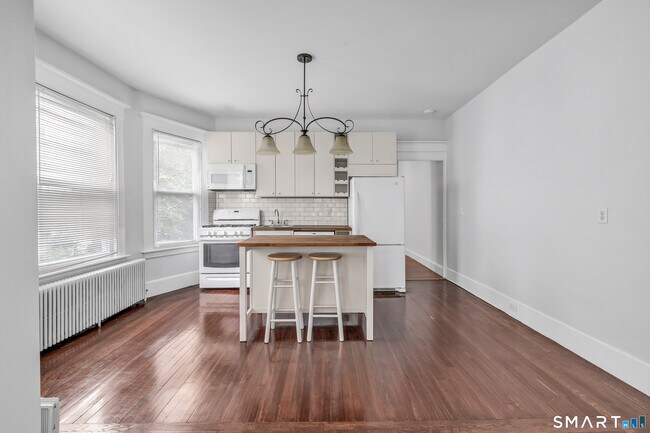 Foto del edificio - 64 Brownell St