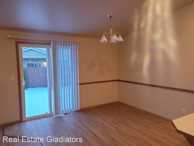 Foto del edificio - 3 br, 2 bath House - 924 Merea Lane