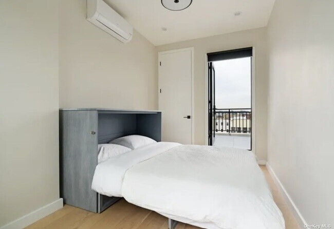 Foto del edificio - 1178 Greene Ave