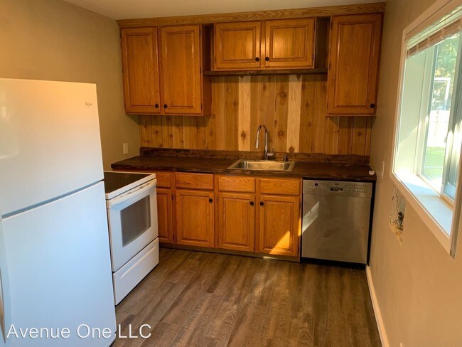 Foto del edificio - 626 Harrington Ave NE