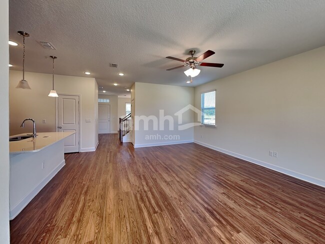 Foto del edificio - 3014 Rolling Acrs Rd