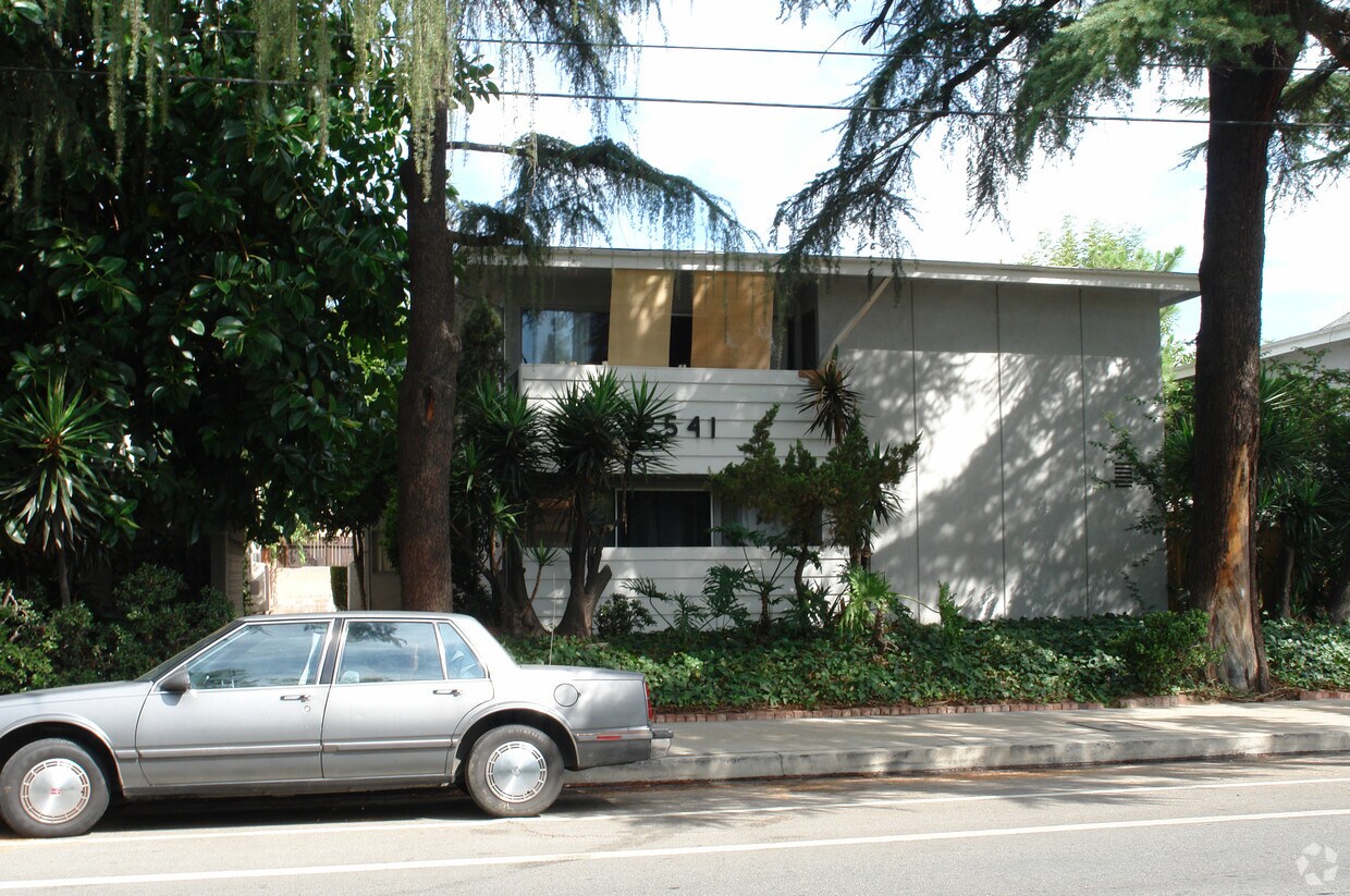 Primary Photo - 12541 Chandler Blvd