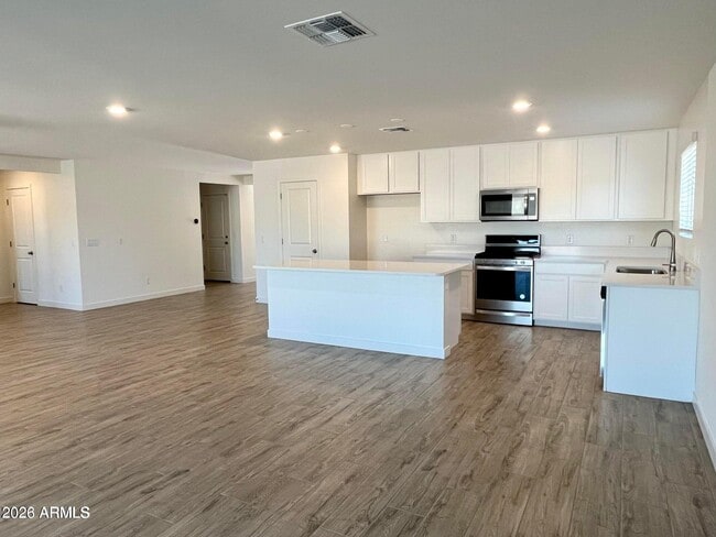 Building Photo - 11414 W La Reata Ave