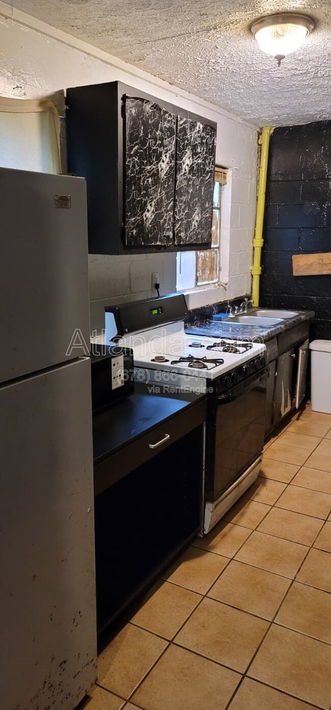 Photo - 1176 Garibaldi St SW Apartment