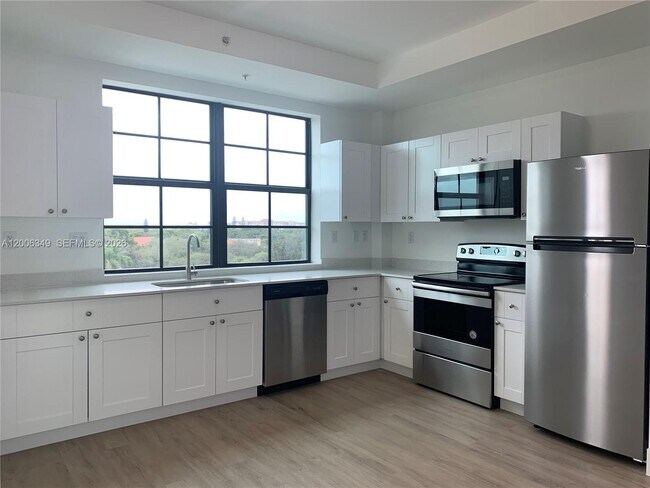 Foto del edificio - 4100 Davie Rd