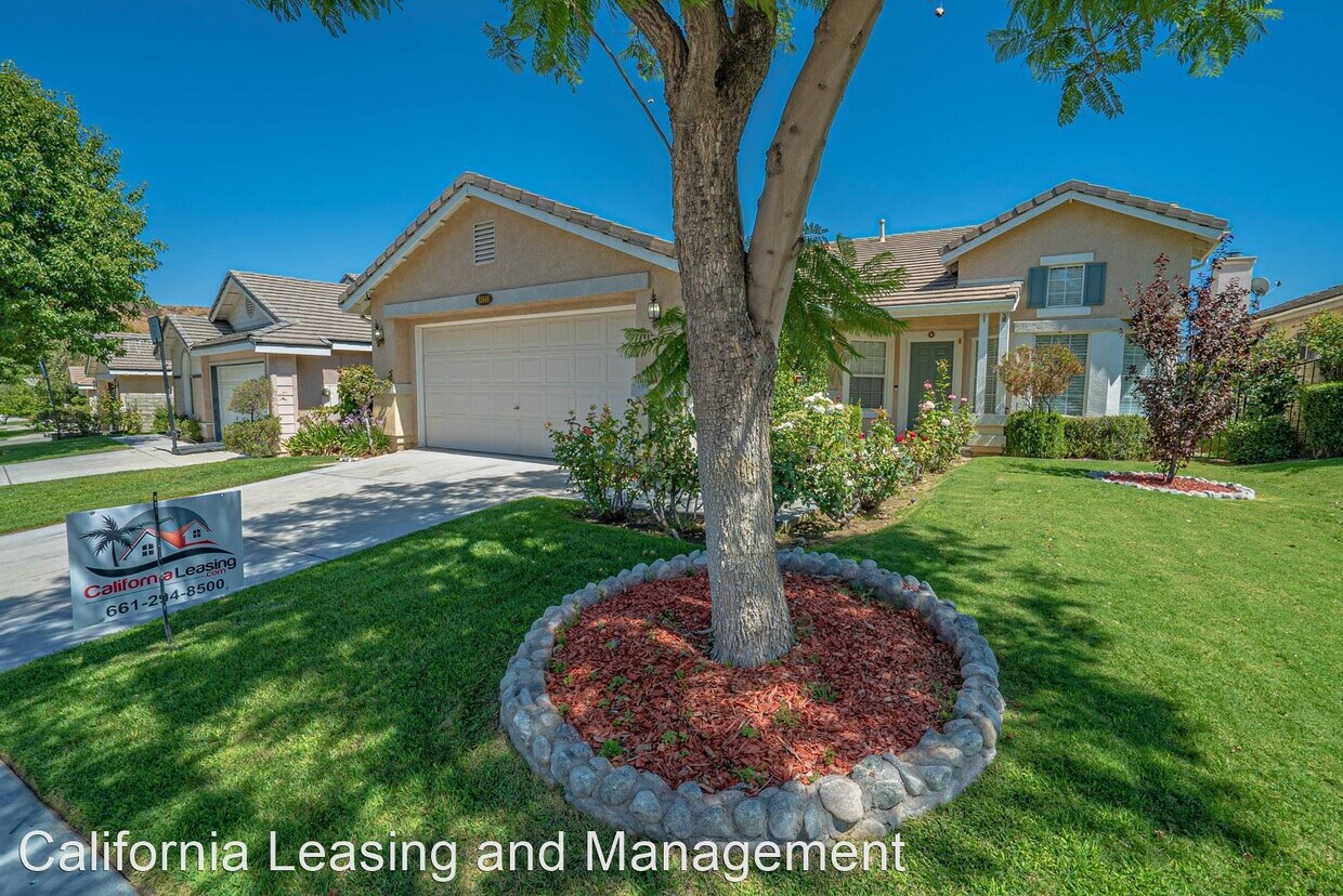 Foto principal - 4 br, 2 bath House - 25840 Webster Place