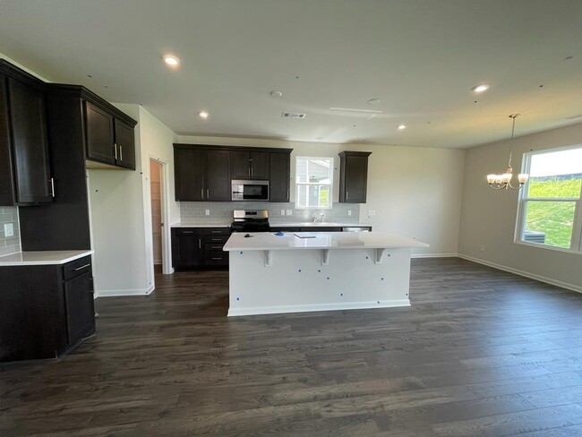 Building Photo - 132 Willow Bend Dr