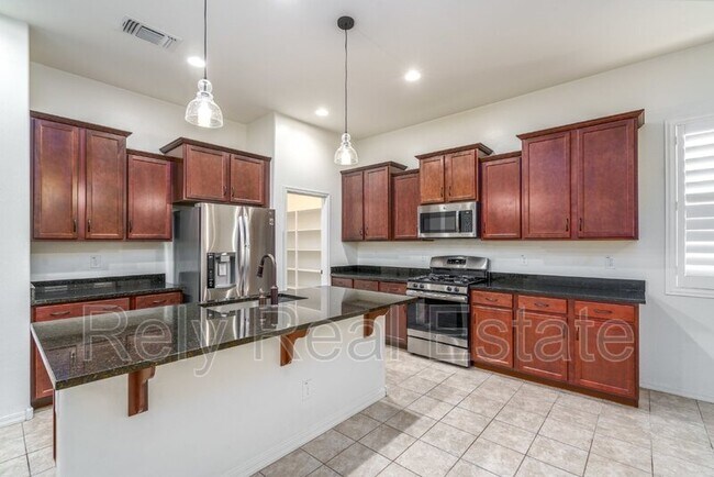 Building Photo - 20537 W Valley View Dr