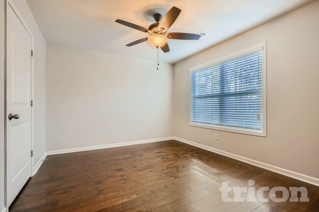 Building Photo - 5959 Wolf Creek Dr