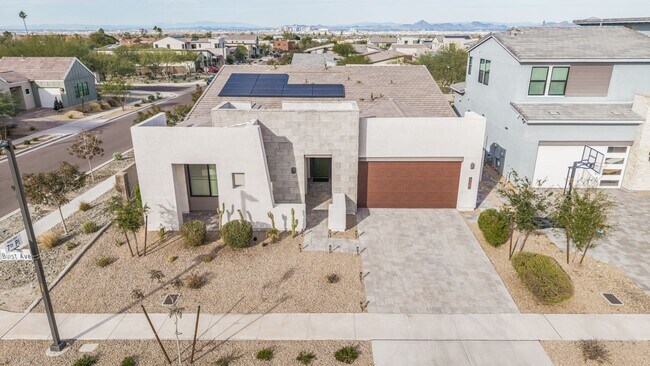 Building Photo - Luxury at Vistal