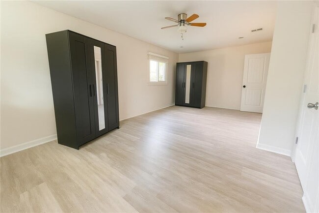 Building Photo - 1670 Linda Cir