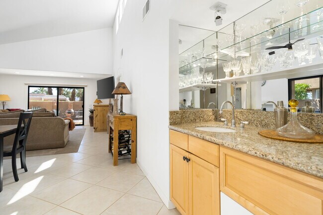 Building Photo - 73366 Rosewood Ct