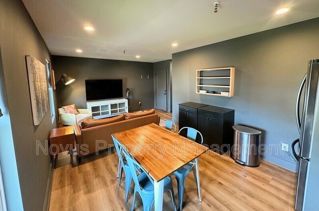 Foto del edificio - 153 Minden Ave