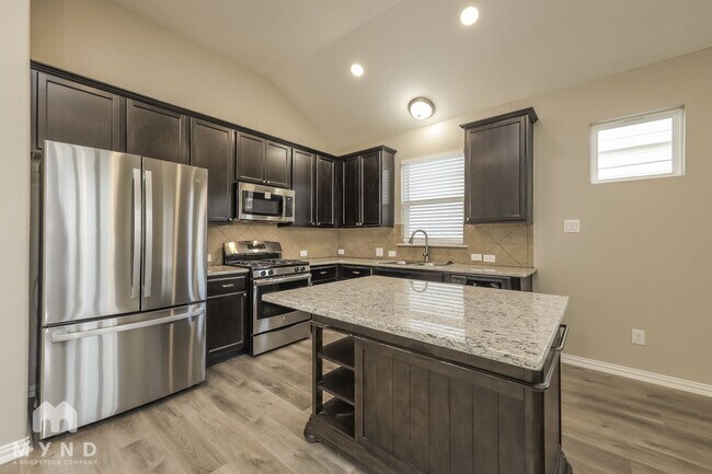 Building Photo - 15938 Cardinal Point