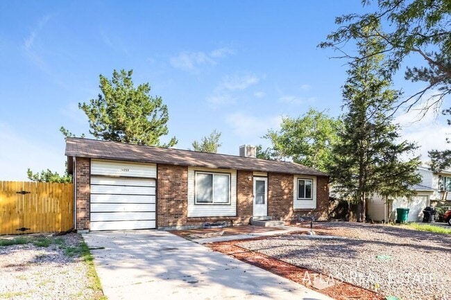 Building Photo - 14955 E Columbia Dr