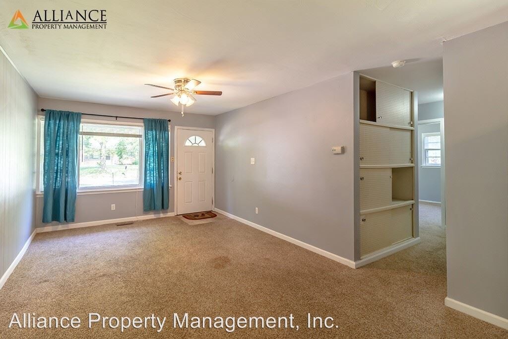 Primary Photo - 1509 Hillcrest Drive