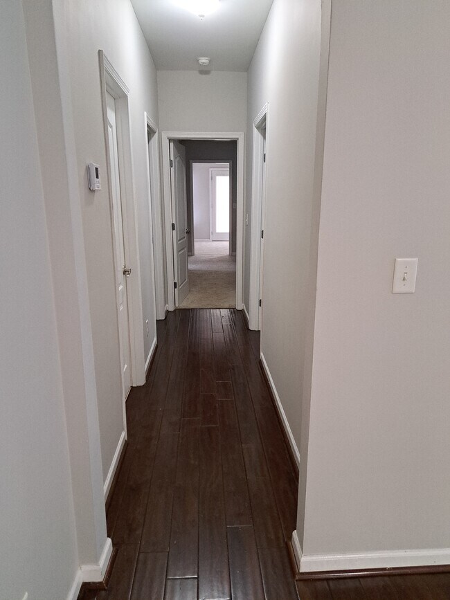Foto del edificio - 265 Oxmoor Pl