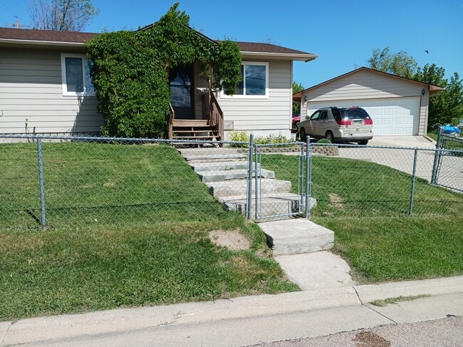 Building Photo - 1508 Midway St