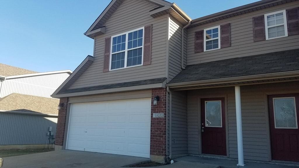 192325 Arrowhead Ct Townhome Rentals in Independence MO