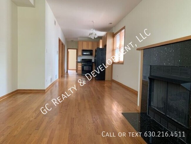 Building Photo - *** 2 BDRM PLUS OFFICE / 2 BTH / WASHER & ...