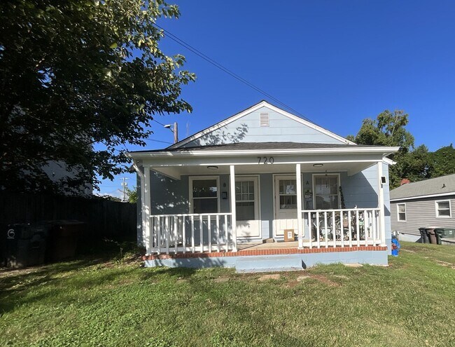 Foto del edificio - Rental Rate Reduction & Special Offer - 1 BR / 1 BA near UNCG!