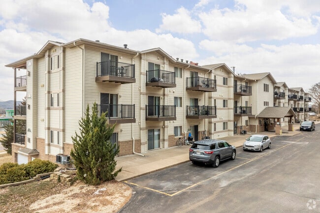 Building Photo - Pine Ridge Apartment Homes - 135 Marcou Rd, Onalaska